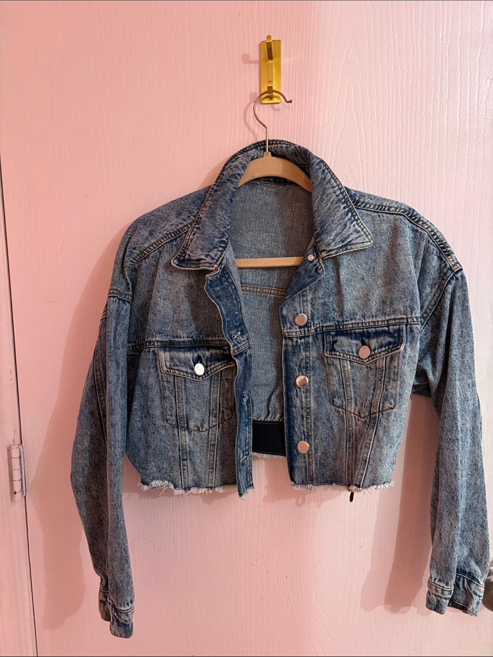Fashion Nova Cropped Acid Wash Denim Jacket in Light Blue